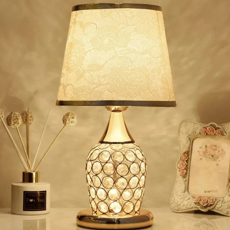 Lampe de chevet en cristal, édition limitée — L’exclusivité qui sublime votre espace